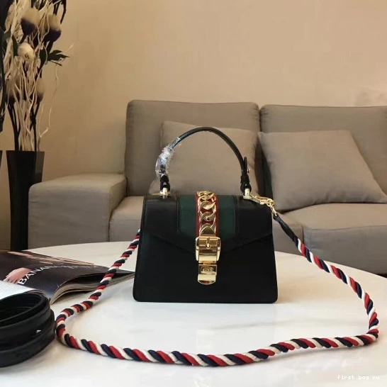First bag ru Gucci Sylvie 0805